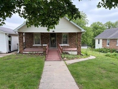 /international/us/1300-john-street-atchison-ks-110108332647/