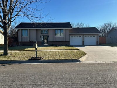 /international/us/211-wollmann-st-moundridge-ks-110104879127/