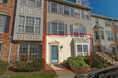 /international/us/28-boston-ct-newark-city-nj-110106845517/