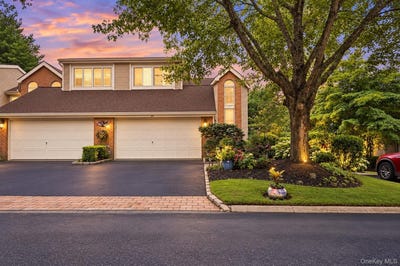 /international/us/23-willow-ridge-drive-smithtown-ny-110110357199/