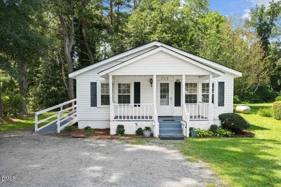 /international/us/305-e-1st-street-kenly-nc-110119944341/