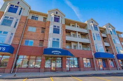 /international/us/301-harbour-town-drive-madison-wi-110098761444/