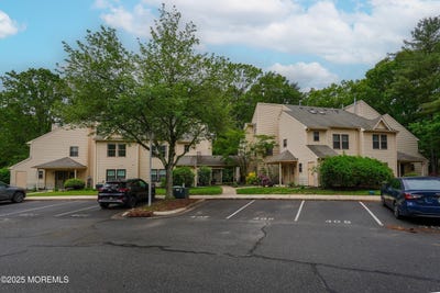 /international/us/104-deerfoot-way-jackson-nj-110099672003/