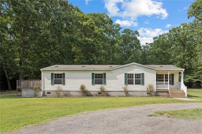 /international/us/6925-deer-stand-drive-gloucester-va-110100978873/