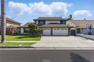 /international/us/17192-saint-andrews-lane-huntington-beach-ca-110098189177/