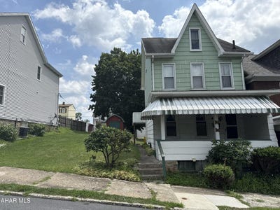 /international/us/2025-27-14th-avenue-altoona-pa-110101140451/
