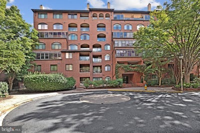 /international/us/1029-n-stuart-street-arlington-va-110120452631/