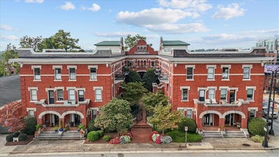 /international/us/400-e-washington-street-greenville-sc-110102318890/