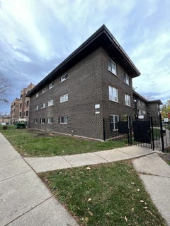 /international/us/737-n-central-avenue-chicago-il-110106354577/