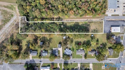 /international/us/clark-street-scottsboro-al-110103390345/