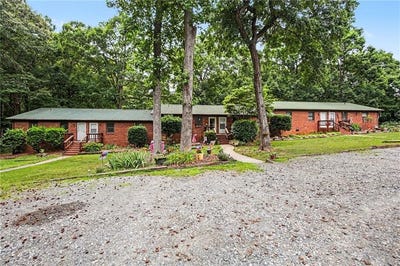 /international/us/6961-prospect-church-road-thomasville-nc-110108570480/