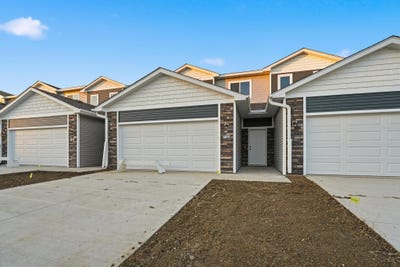 /international/us/713-campusside-place-norwalk-ia-110103433958/