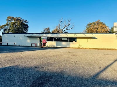 /international/us/101-corner-of-three-notch-n-and-w-fairview-st-troy-al-110103414545/