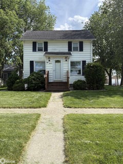 /international/us/811-1st-avenue-n-clear-lake-ia-110106536662/