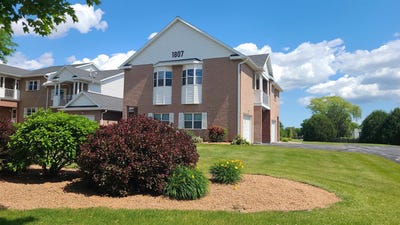 /international/us/1807-ridgeway-drive-de-pere-wi-110108844194/
