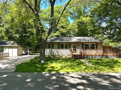 /international/us/3003-creston-avenue-lansing-mi-110108426284/