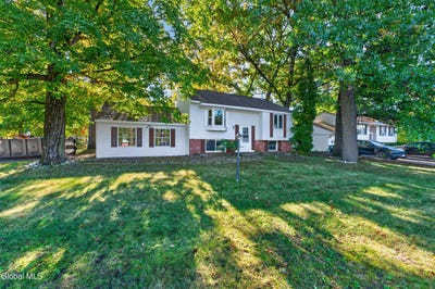 /international/us/200-ballston-avenue-saratoga-springs-ny-110120418086/