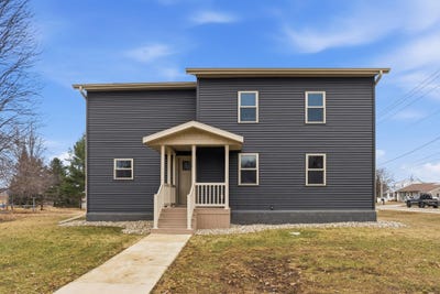 /international/us/103-e-logan-street-new-hampton-ia-110105955940/