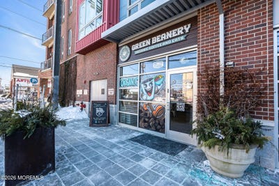 /international/us/205-w-front-street-red-bank-nj-110105525194/