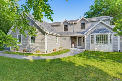 /international/us/3355-e-normandy-dr-oak-creek-wi-110119914306/