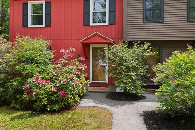 /international/us/35-eastern-avenue-barrington-nh-110108545446/
