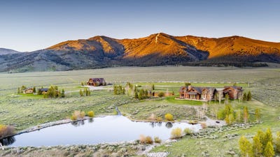 /international/us/16825-hwy-75-stanley-id-110100615824/