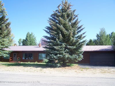 /international/us/677-agate-street-pinedale-wy-110101193141/
