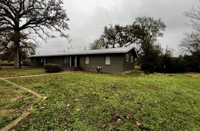 /international/us/622-n-main-street-grand-saline-tx-110108617893/