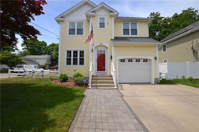 /international/us/517-pleasant-street-pawtucket-ri-110108219124/