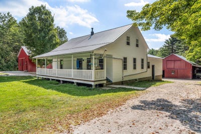 /international/us/22-rockland-road-jefferson-me-110107401021/
