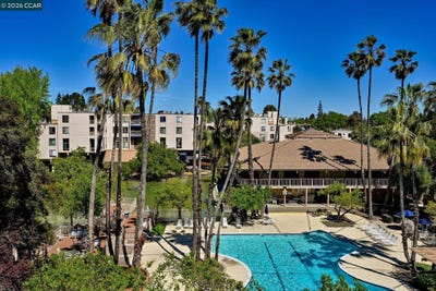 /international/us/330-n-civic-dr-walnut-creek-ca-110107731539/