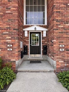 /international/us/31831-grand-river-avenue-farmington-mi-110108615259/