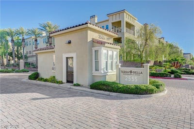 /international/us/2555-hampton-road-henderson-nv-110108872627/