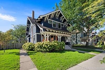 /international/us/62-w-11th-street-holland-mi-110110369208/