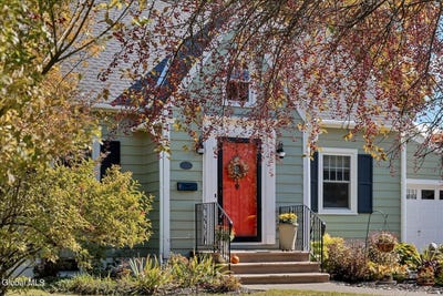 /international/us/1550-valencia-road-niskayuna-ny-110120529156/