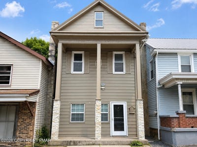 /international/us/215-w-market-street-williamstown-pa-110119470974/
