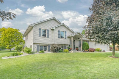 /international/us/4380-van-winkle-way-deforest-wi-110107464166/