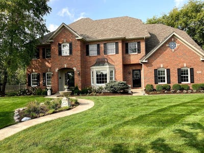 /international/us/210-persimmon-drive-st-charles-il-110107804062/