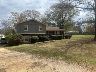 /international/us/163-maple-drive-maplesville-al-110107570463/