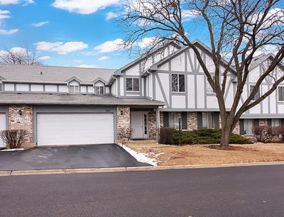 /international/us/340-springlake-lane-aurora-il-110106479525/