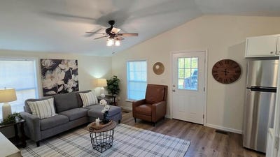 /international/us/1768-hall-rd-thomasville-ga-110108816828/