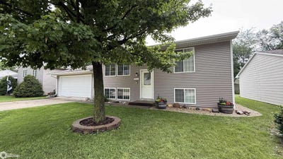 /international/us/1212-n-5th-street-clear-lake-ia-110100259537/
