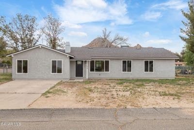 /international/us/17244-schollview-avenue-palmdale-ca-110106789146/