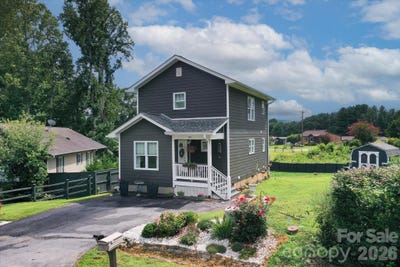 /international/us/100-victoria-springs-drive-flat-rock-nc-110119514168/
