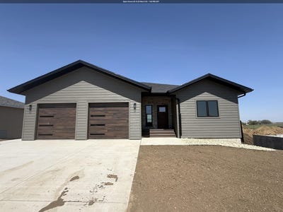 /international/us/1026-15th-st-cir-ne-sioux-center-ia-110104949650/