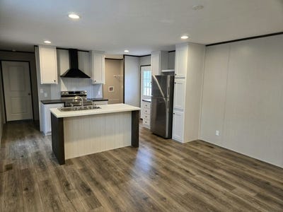 /international/us/3900-clark-lane-columbia-mo-110120003684/
