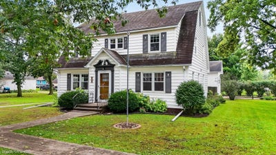 /international/us/723-6th-street-allison-ia-110110388549/