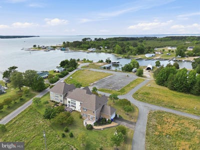 /international/us/40-branson-cove-hague-va-110107539510/