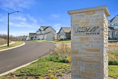 /international/us/w194n5457-broadwing-cir-menomonee-falls-wi-110107053708/