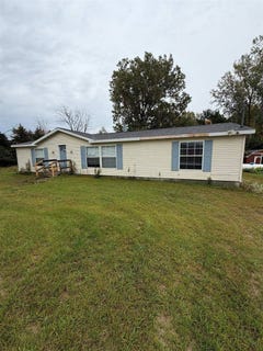 /international/us/2119-s-eight-mile-road-breckenridge-mi-110120463774/